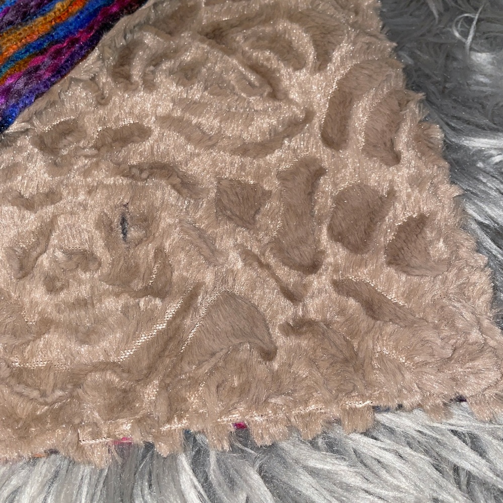 NWOT Minky Boho Knit Neck Warmer Taupe & Multicolor Yarn Striping - Picture 5 of 6